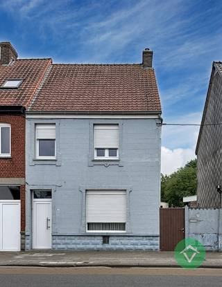 Deze woning is gelegen op een grondoppervlakte van 519 m² en bestaat uit: hall - living - keuken - badkamer - toilet - veranda - berging - terras - tuin - nachthal - 3 slaapkamers - geïsoleerde zolder.<br /><br />Neem gerust contact met ons op voor meer info.