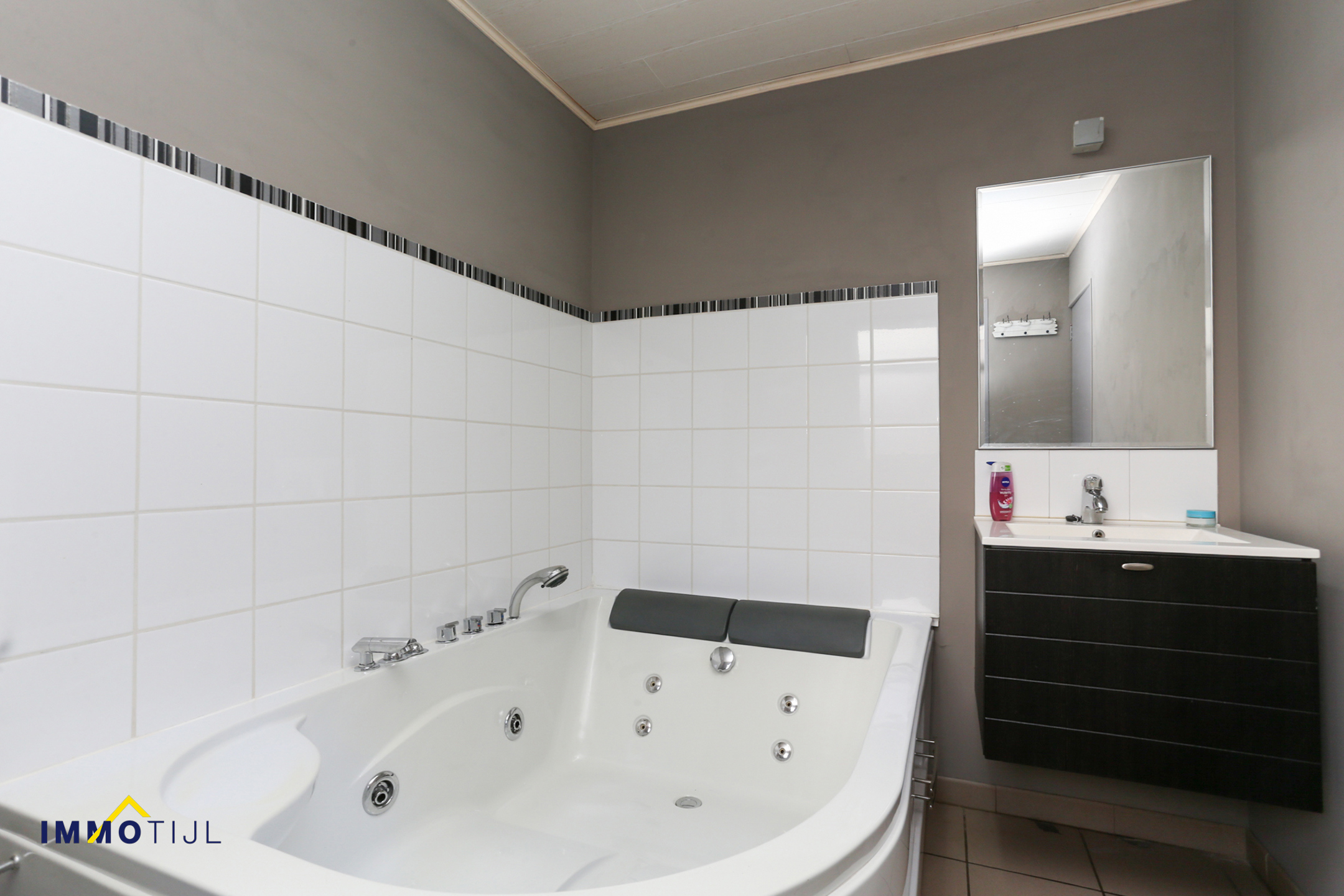 Charmante woning met 3 slaapkamers. - foto 4