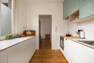 We vinden dit gezellige appartement terug in een kleinschalig gebouw te Provinciestraat Antwerpen. De drie appartementen worden allen verkocht.Het...