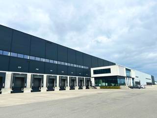 Nieuwbouw logistieke loods van 11.418 m² te huur in de XXL logistieke/semi-industriële ontwikkeling 'Genk Green Logistics' op de voormalige...