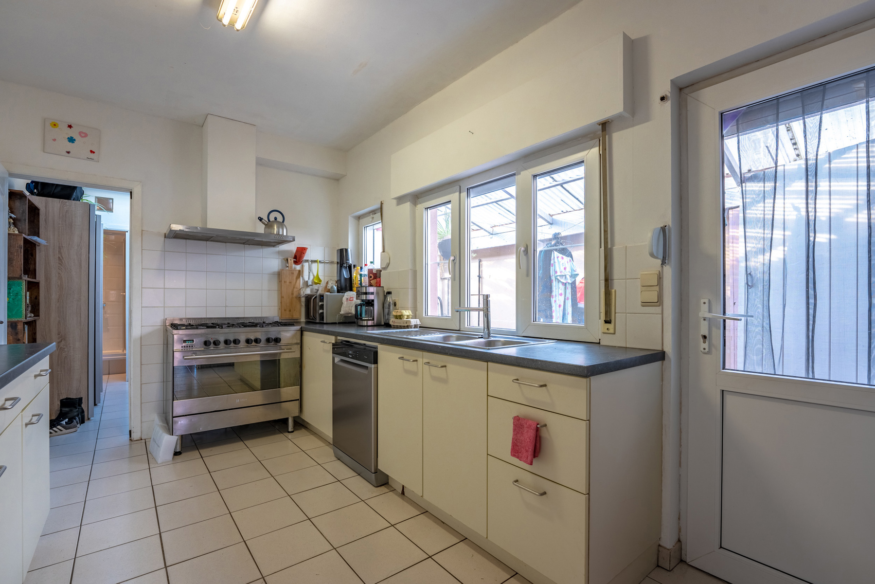 Instapklare gezinswoning met 4 slaapkamers en tuin - foto 5