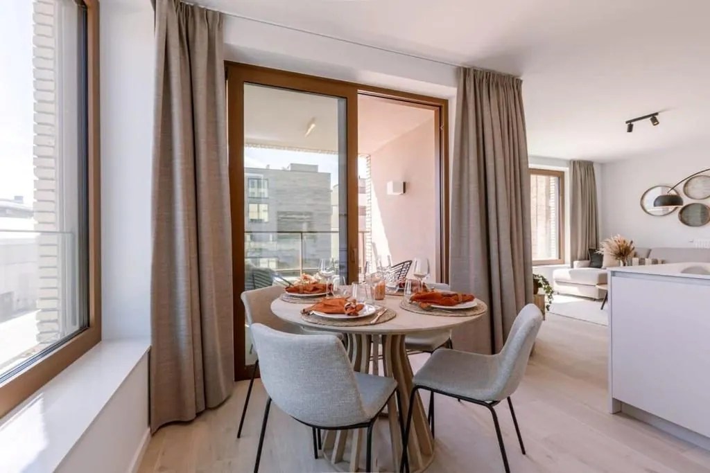 Magnifique appartement meublé d'une chambre à coucher à distance de marche de la plage. - photo 2