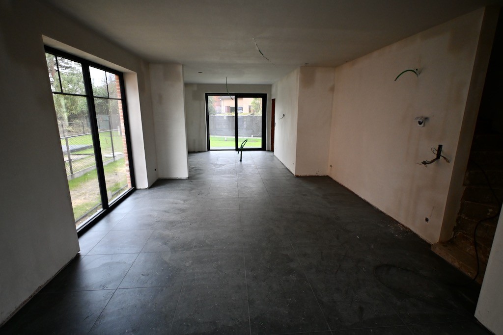 Ruime Nieuwbouwwoning met 3 tot 4 slaapkamers ! - foto 4