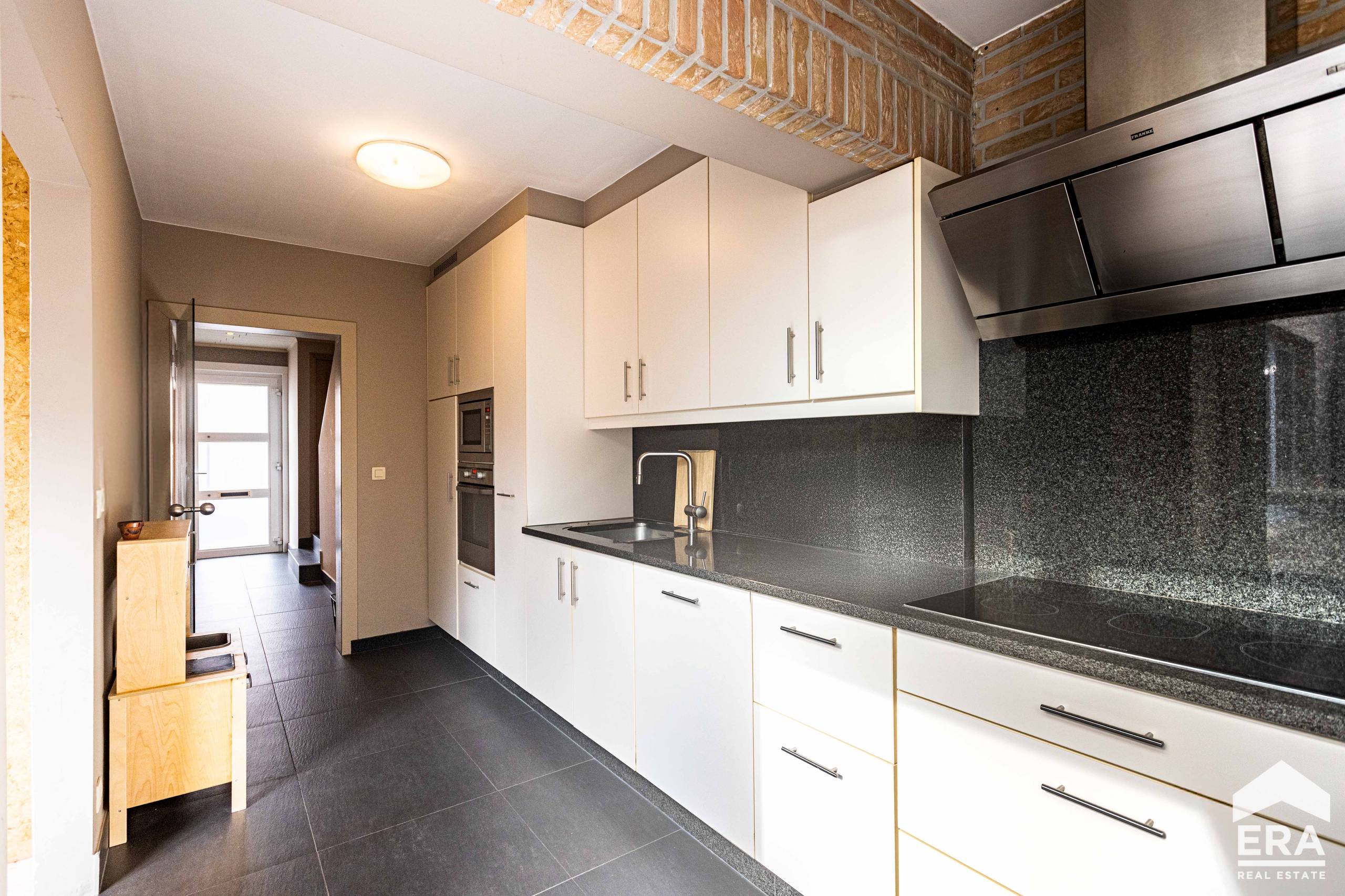 Instapklare woning met 4 slaapkamers, 2 badkamers &amp; terras - foto 4