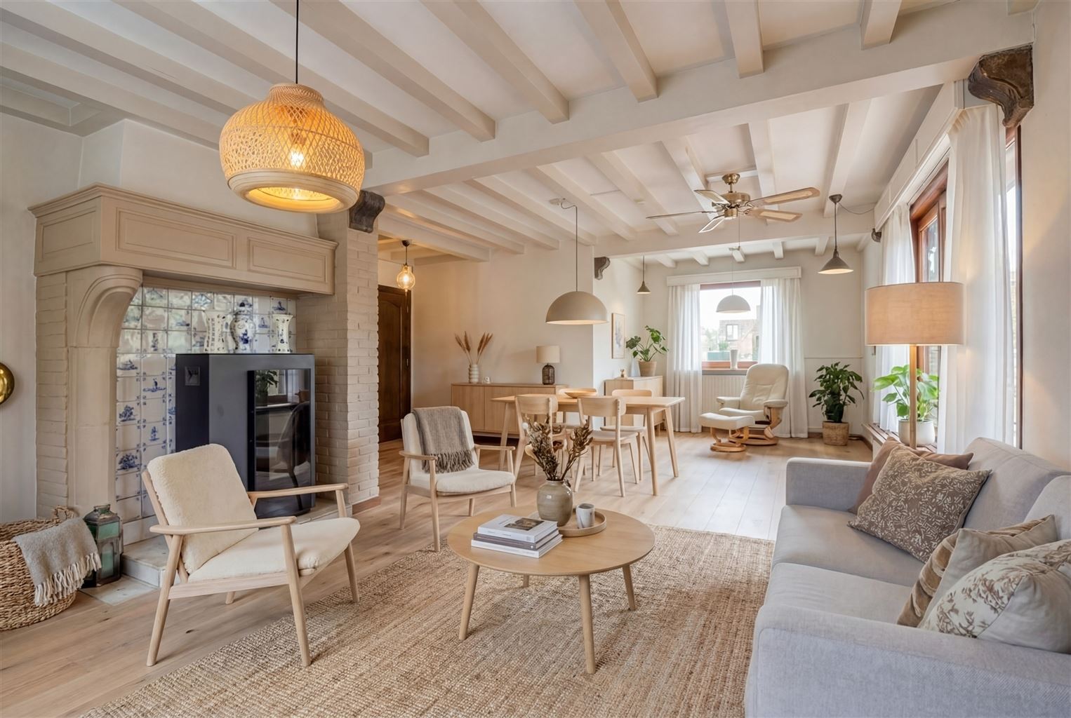 Vrijstaande woning met 4 slaapkamers, ruime tuin en garage op een riant perceel van 9a99ca, rustig gelegen nabij het centrum van Maaseik.  - foto 4