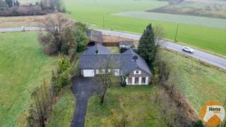 AALTER - Te renoveren bungalow met ruim bijgebouwDroomt u van een vrijstaande bungalow met een bijzonder ruim bijgebouw? Dan is dit een unieke kans...