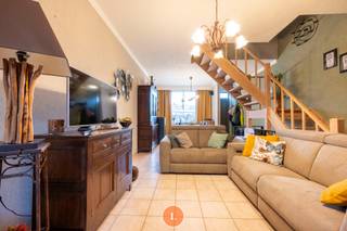 Op een goede ligging, vlakbij het centrum van Menen, bevindt zicht deze instapklare gezinswoning.De woning kan bezichtigd worden tijdens het...