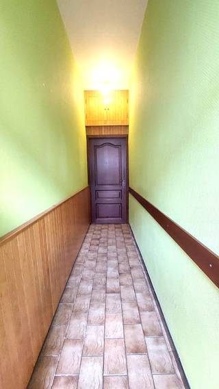 Deze rijwoning is centraal gelegen te Bredene, direct nabij openbaar vervoer,shopping center, scholen en kanaal Oostende Brugge.Grond opp. 95m² en...