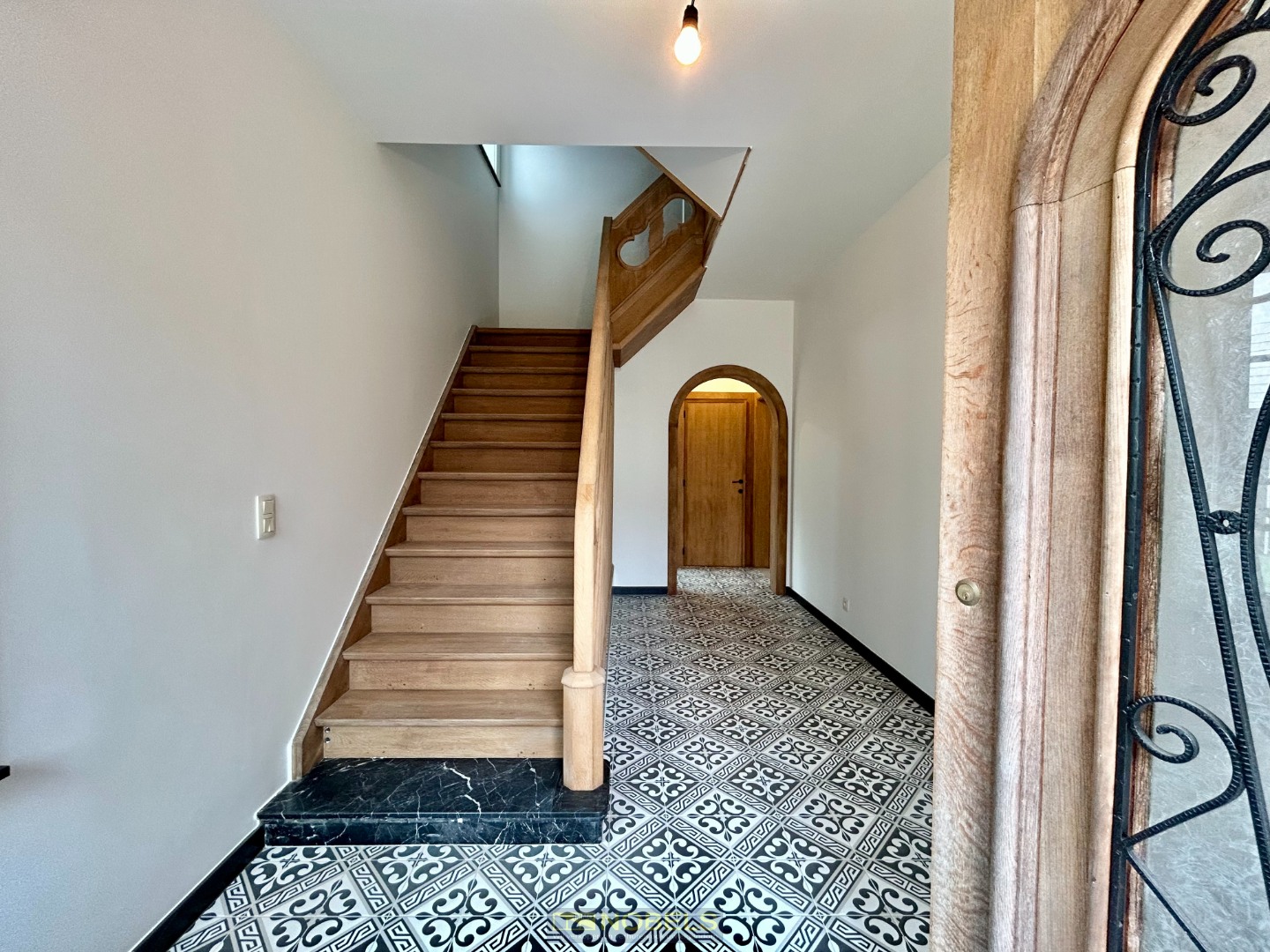 Te huur, karaktervolle woning met 2 slaapkamers en 2 garageboxen te Brakel - photo 4