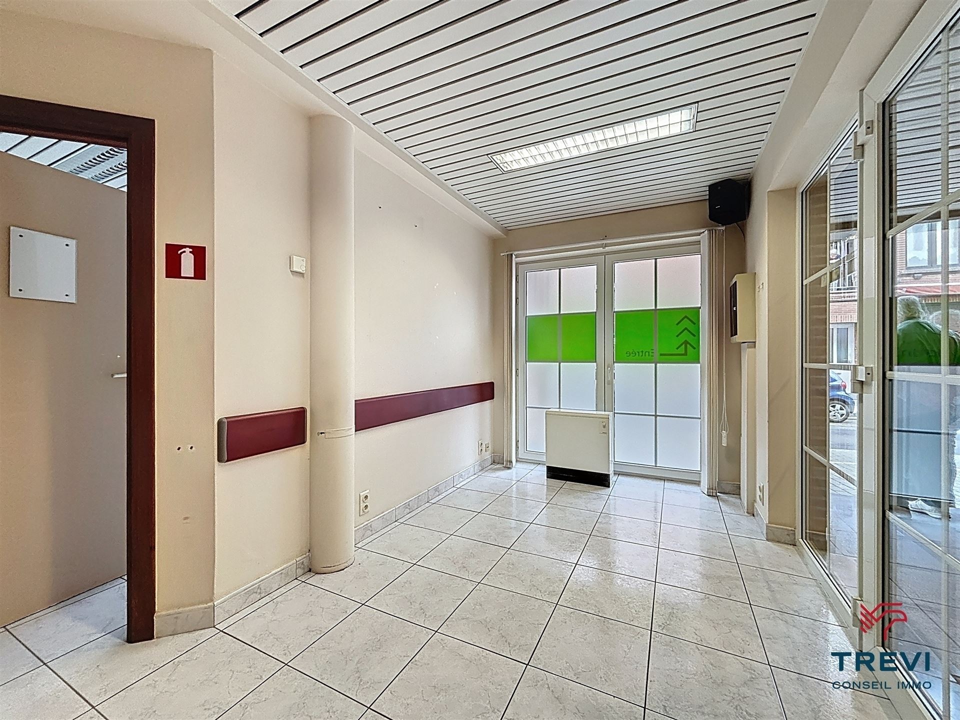 Commercial for rent in Tubize - photo 4