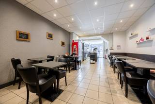 OVERNAME HANDELSFONDS!.Bent u klaar om een goed draaiende broodjeszaak over te nemen op een toplocatie in het hartje van Brasschaat? Dan is de...