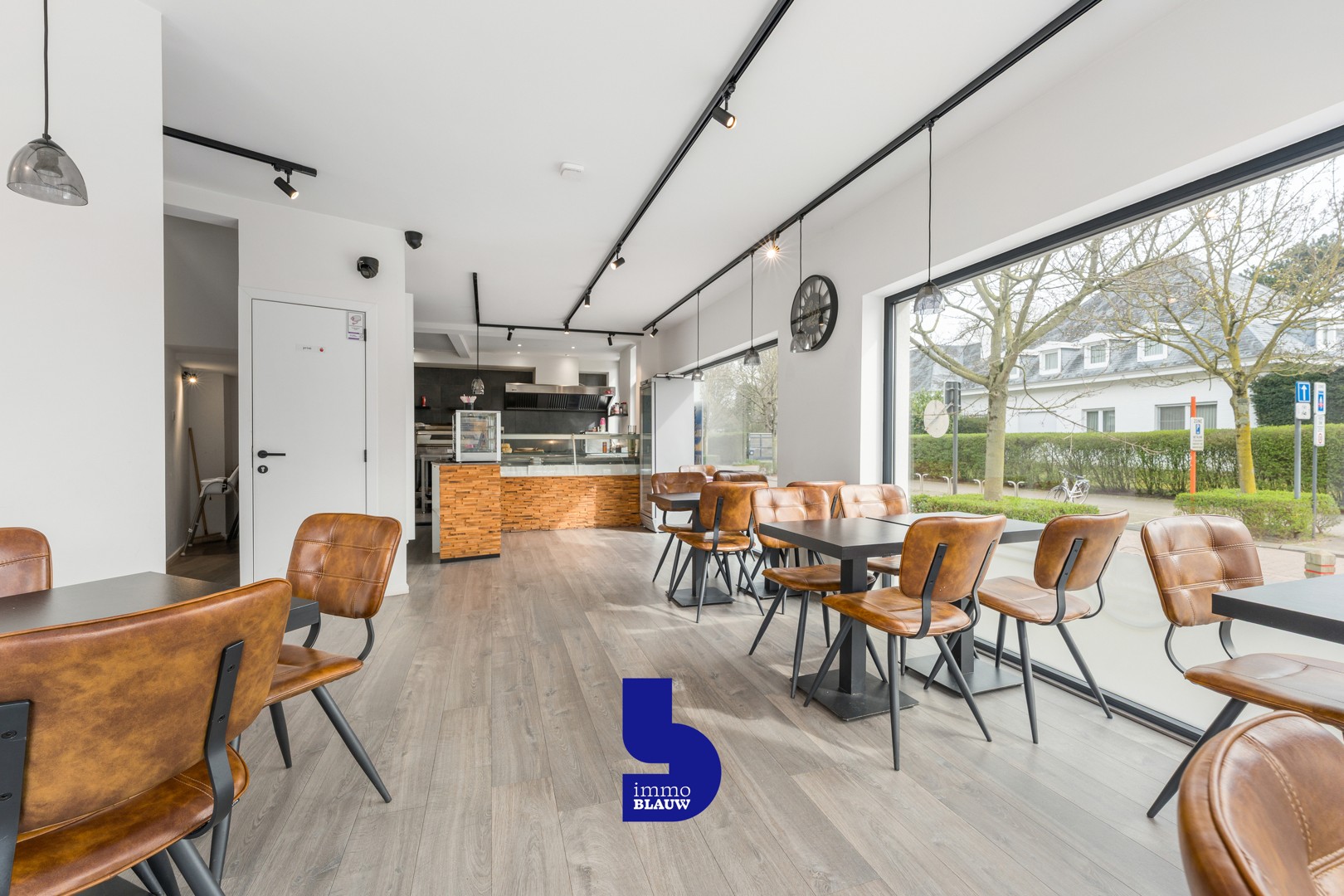 Toplocatie: Handelspand met garage en ruim appartement boven - foto 4