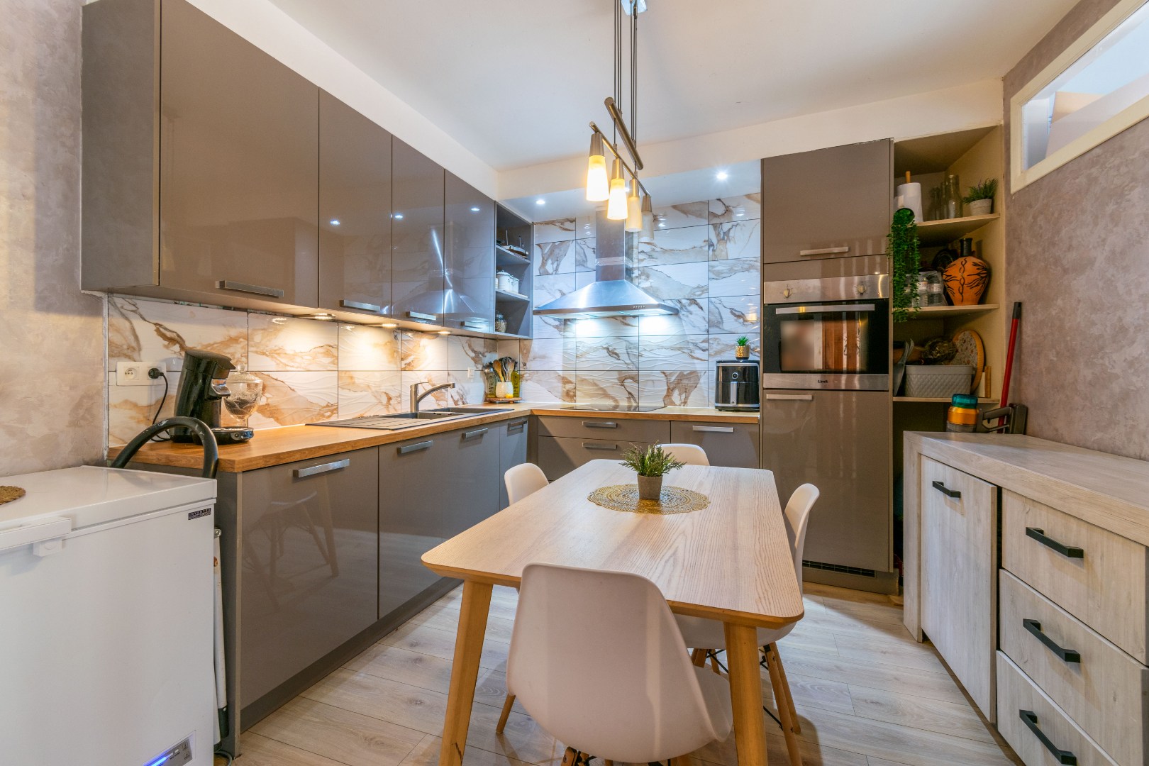 Een 2-slaapkamerappartment (ca. 90m²) + bureau + garagebox! - foto 4
