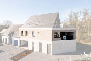 Ontdek dit uiterst energiezuinige appartement (E-peil 15) met een bewoonbare oppervlakte van 95 m² en een aangenaam terras van 11 m². Dankzij...