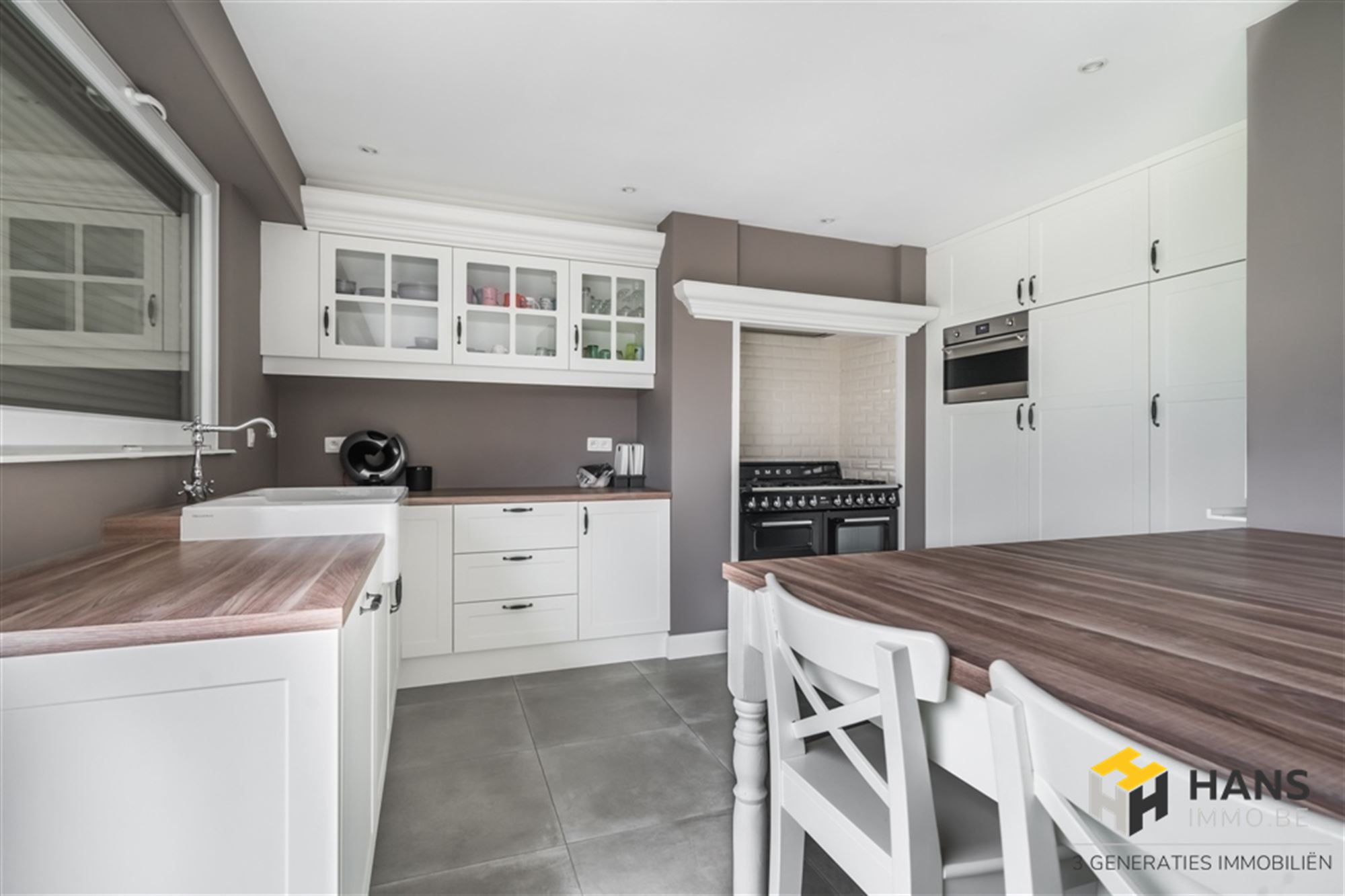 Volledig vernieuwde woning met 3 slaapkamers en grote garage! - foto 4