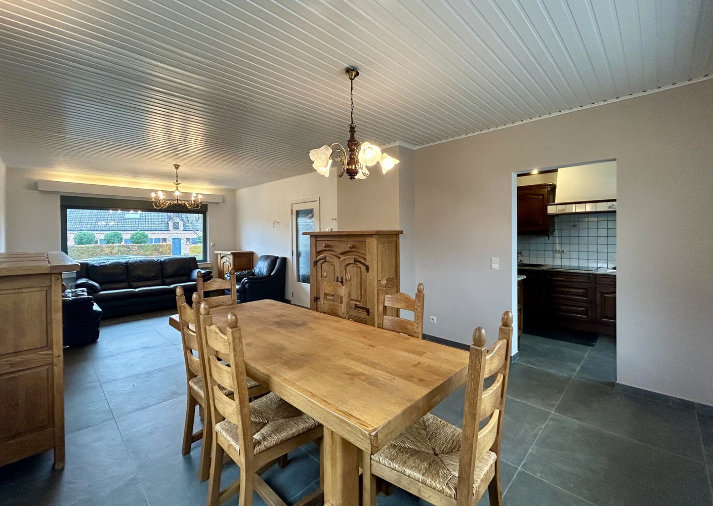 Ruime gezinswoning met prachtige tuin in rustige straat te Blanden - foto 5