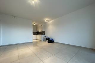 LIGGING:Hier kan je genieten van een uiterst centrale ligging. Warenhuizen, scholen, horeca en het station bevinden zich op...