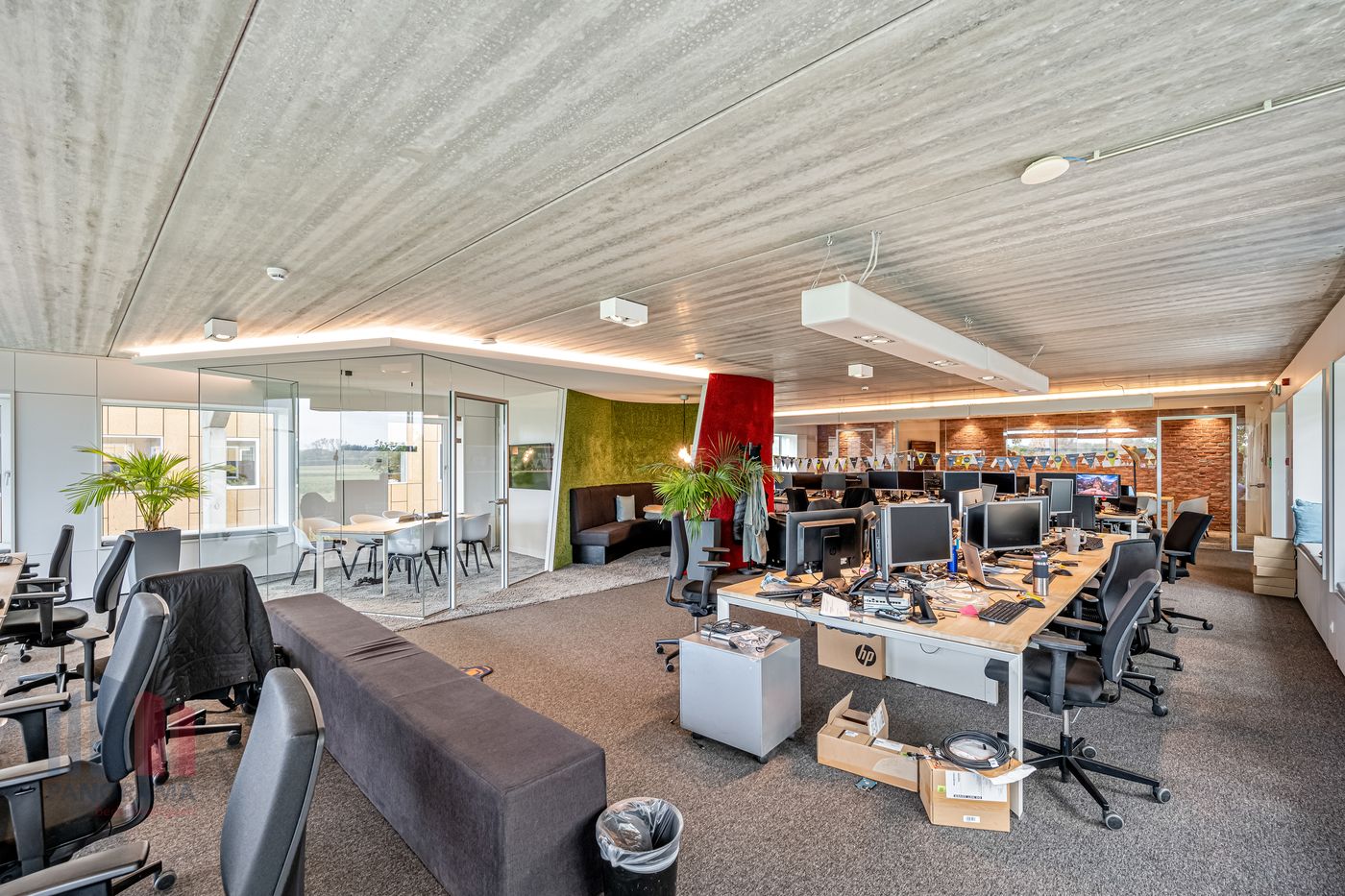 1.000 m² Kantoren Te Huur Nabij de N16 – Prachtige Locatie en Topfaciliteiten - foto 1