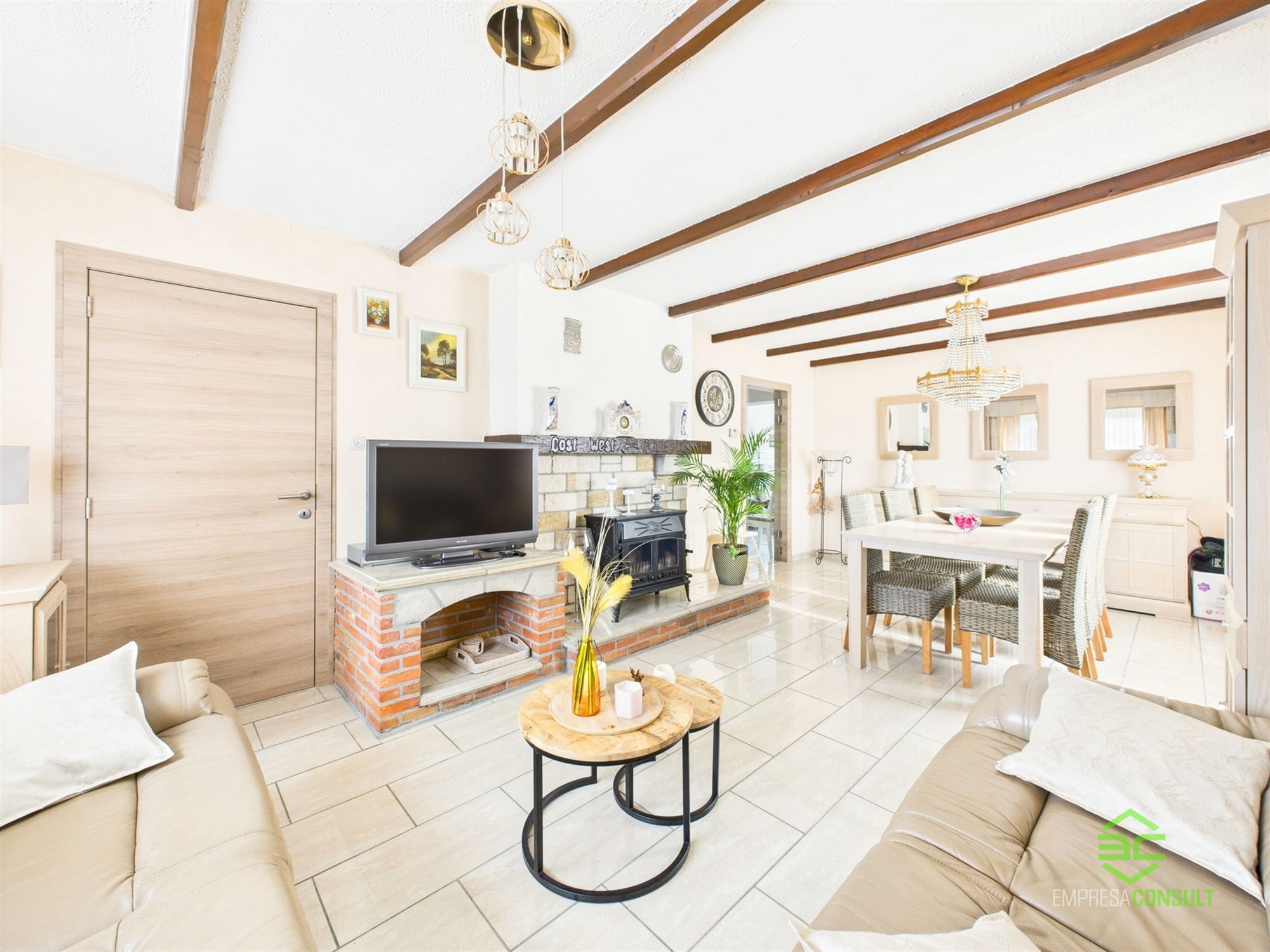 Gezinswoning met 3 slpk op 10a68ca in het centrum! - foto 4