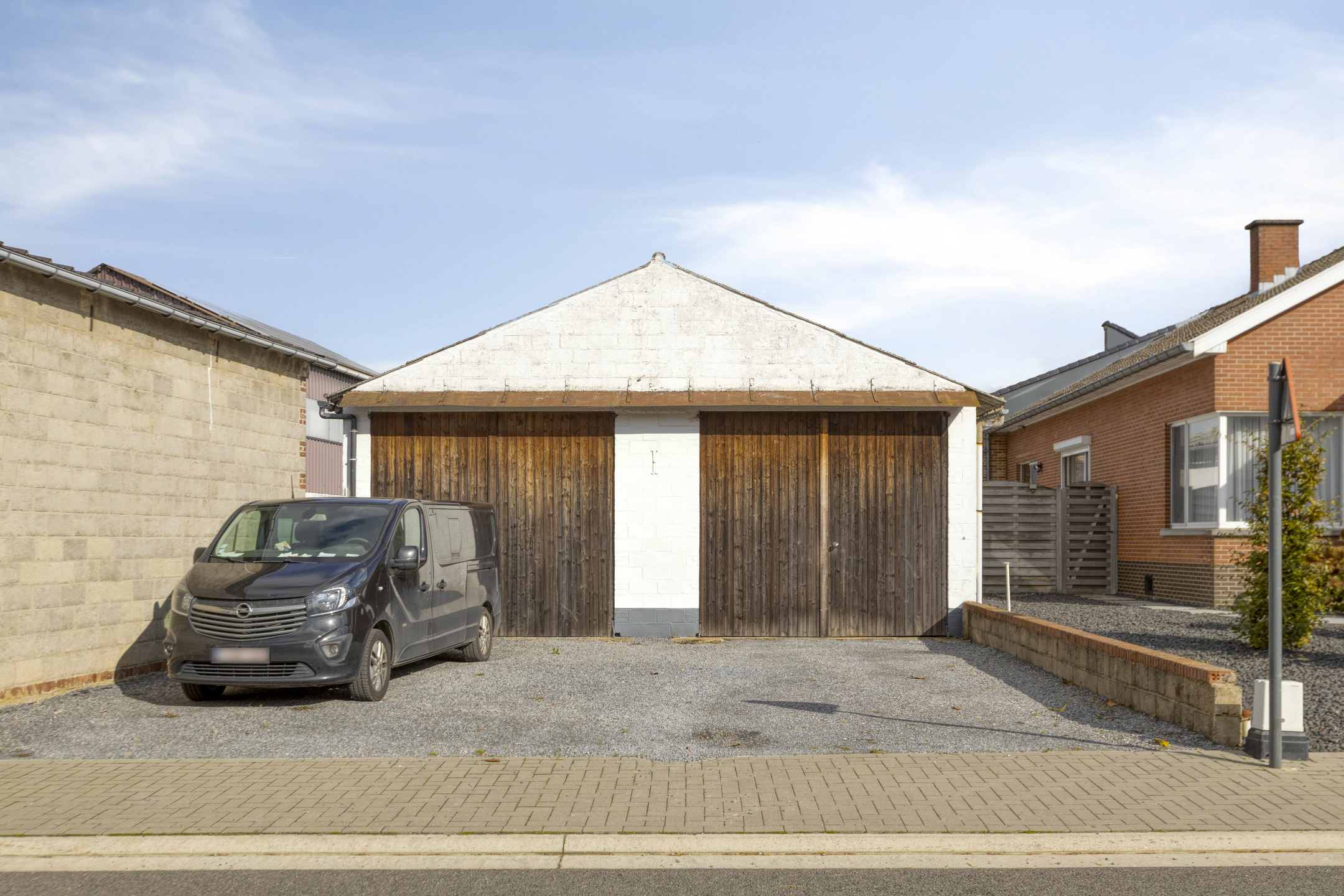 Zeer ruime woning (292m2) met loods op 14are - foto 3