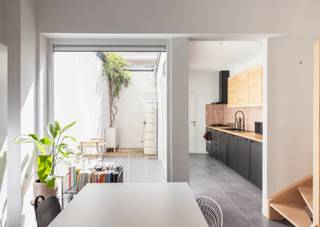 Instapklare lichtrijke woning met zonnige buitenruimteKIJKDAGEN: VRIJ 1 mei, ZA 2 mei en ZO 3 mei (telkens tussen 10 en 16u - enkel op afspraak)Op...