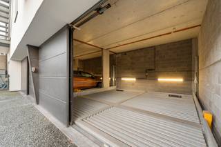 Te koop: gesloten garage in het centrum van Dendermonde, op korte afstand van het treinstation en belangrijke invalswegen. Deze praktische garage van...