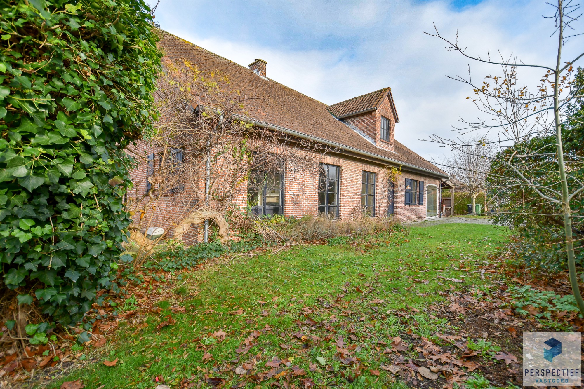 TIJDLOZE GEZELLIGE WONING met 5 SLPKS en GROTE TUIN - foto 2