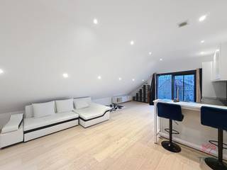 JETTE: Dicht bij het jeugdpark en alle voorzieningen, mooi appartement met 3 slaapkamers in een recent gebouw van ±103 m².Op de 3e verdieping met...