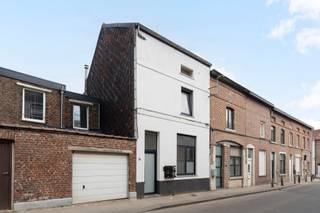 Investissez dans un immeuble locatif rénové avec un excellent potentiel de rendement !Découvrez cette magnifique propriété d'investissement...