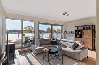 Op een uitstekende locatie te Mechelen bevindt zicht dit recent dakappartement met 2 slaapkamers en 2 ruime terrassen. Het maakt deel uit van...