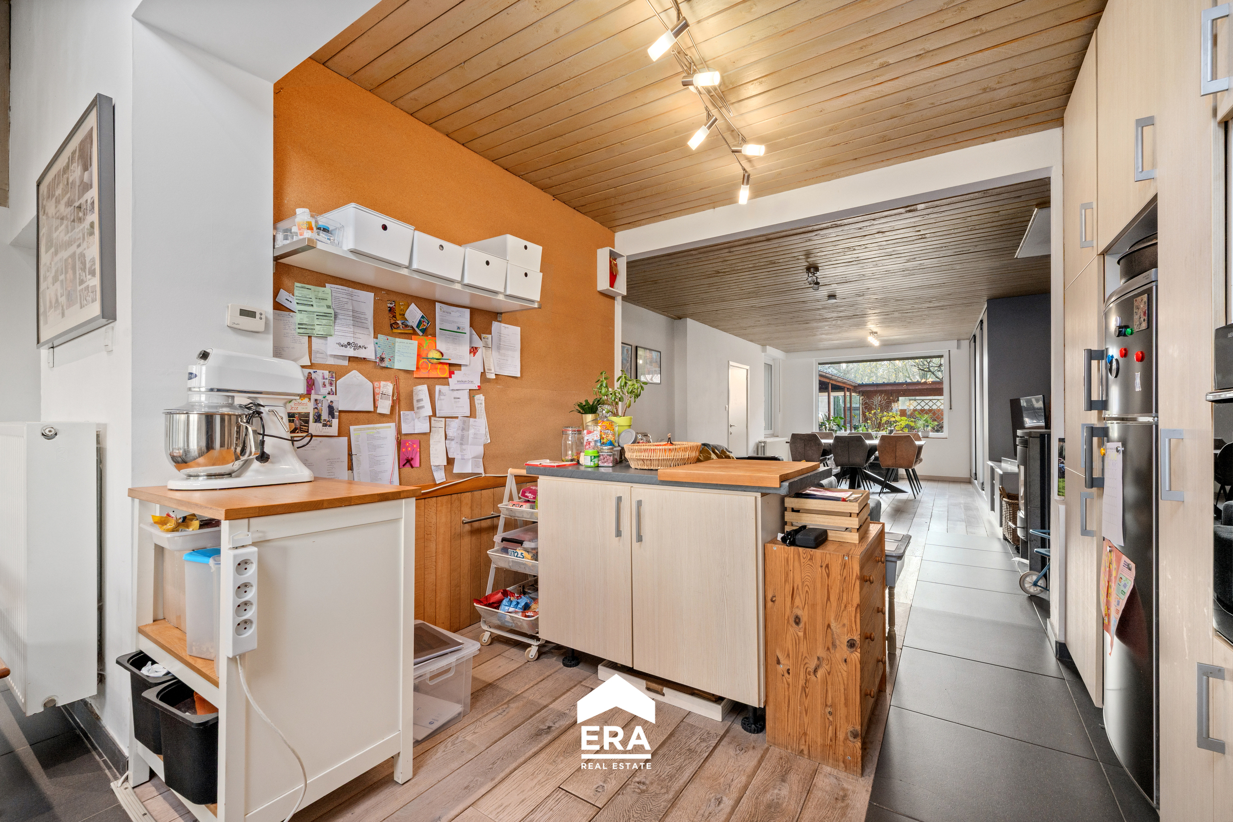 Ruime woning 4 slaapkamers met carport en garage op 705 m² - foto 5