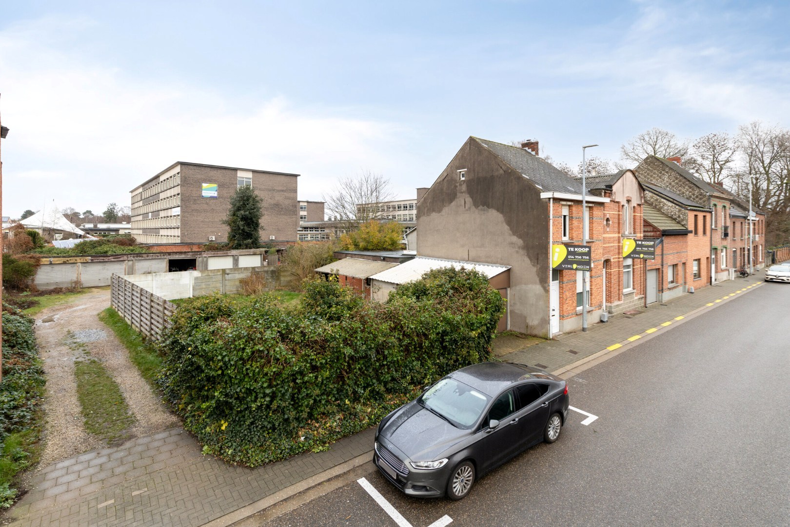 Projectgrond bestaande uit 2 bouwgronden voor GB + 8 staanplaatsen (+ mogelijk om rechtse woning te kopen) - foto 5