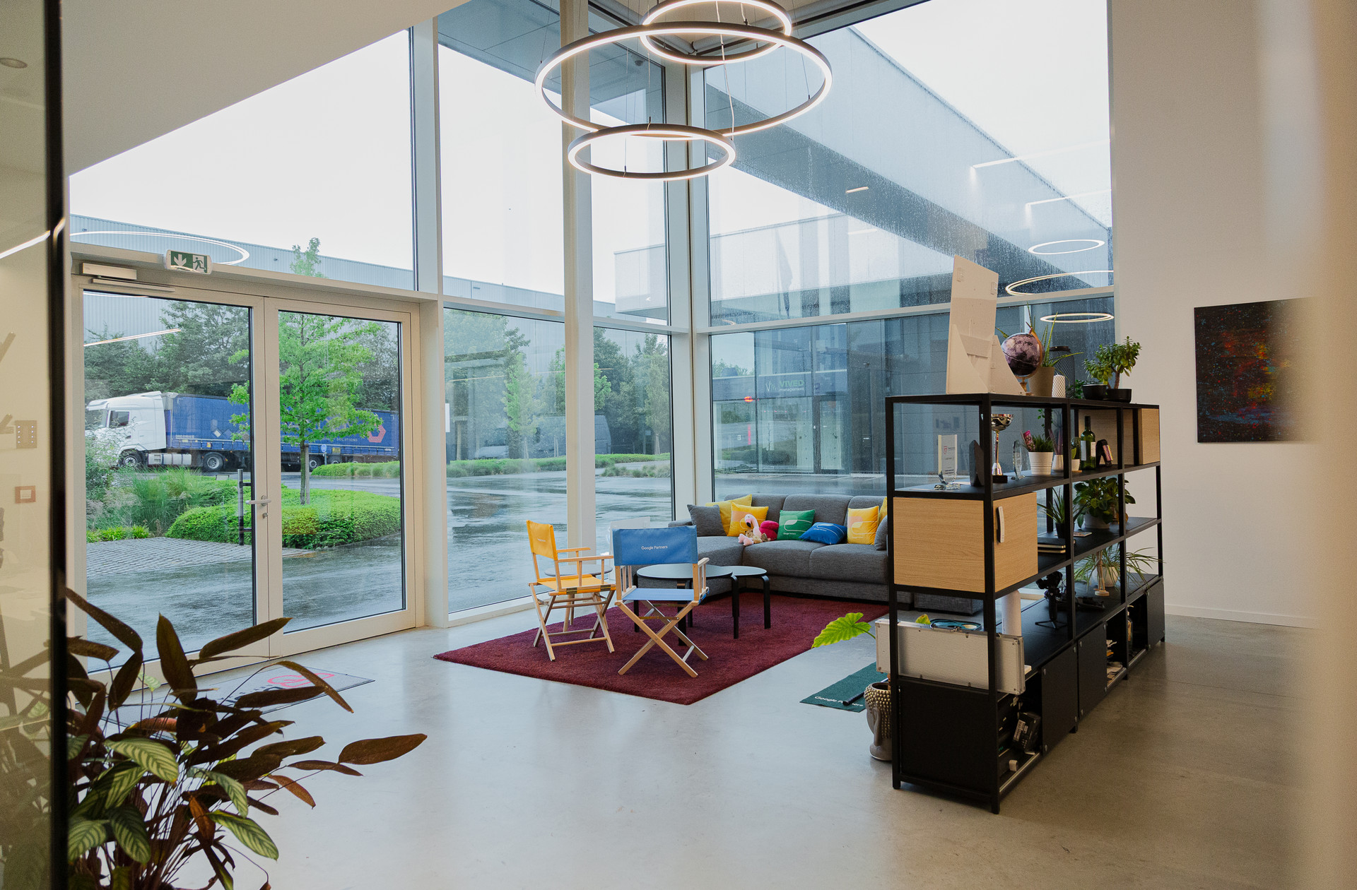 RECENT KANTOORGEBOUW VAN 366M² TE TONGEREN NABIJ E313. - photo 3