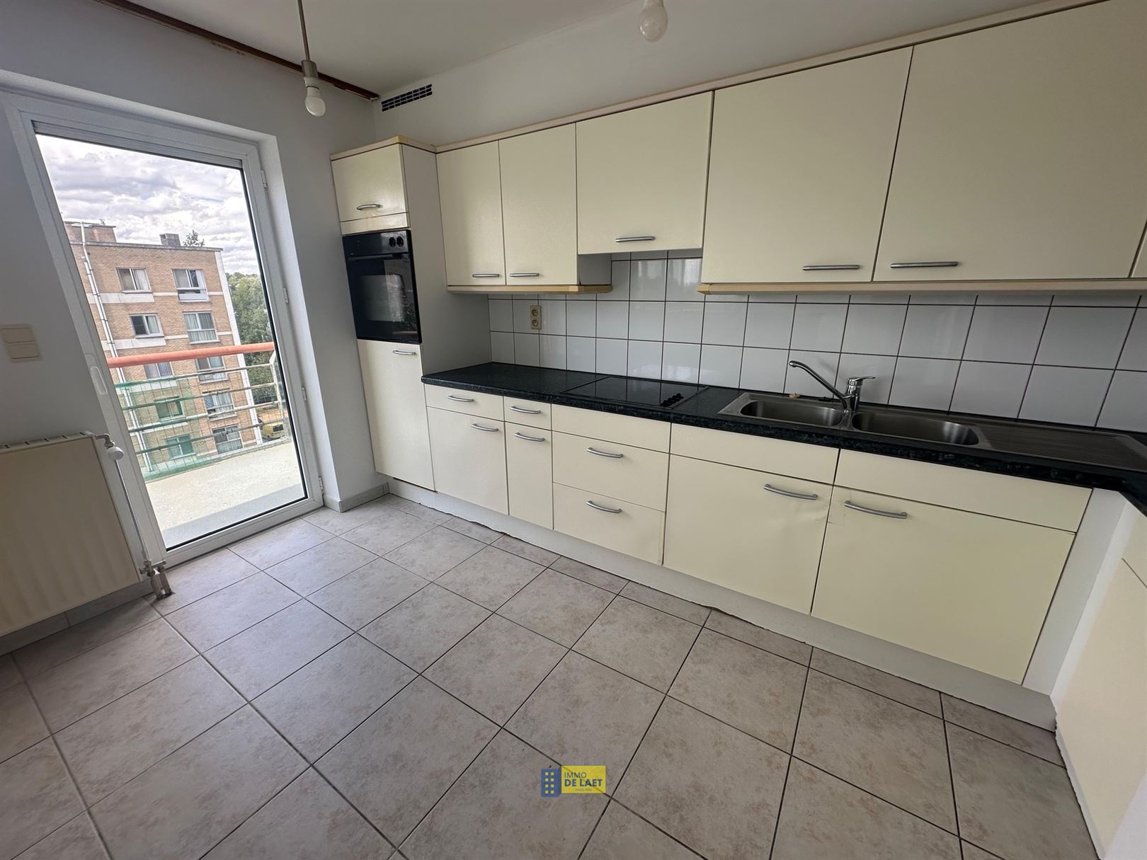 Appartement met 2 slp's, mooi terras en moto staanplaats - foto 4