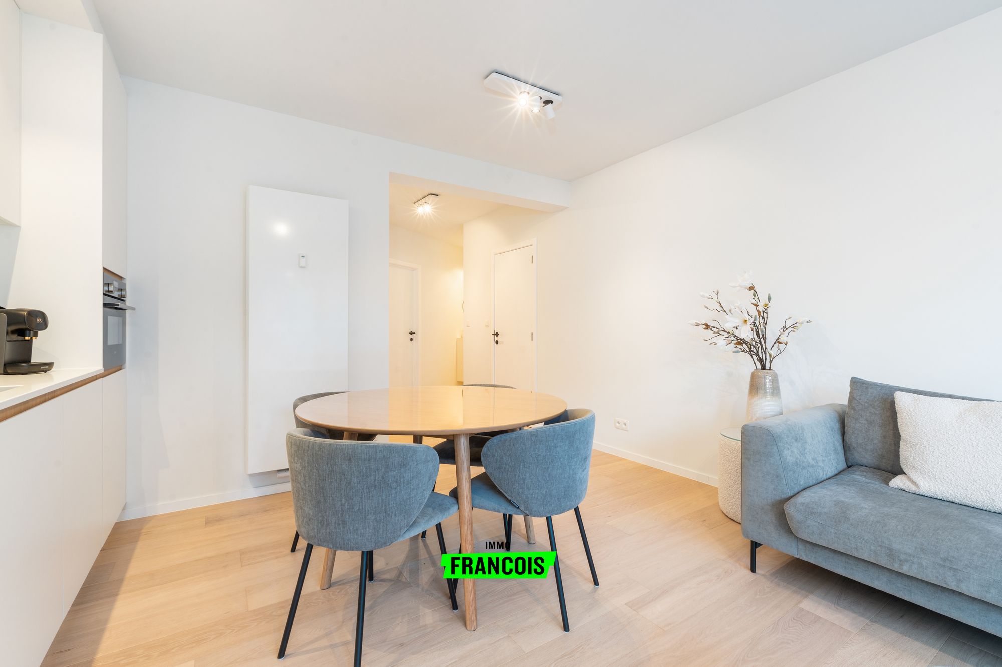 Prachtig gerenoveerd 2-slaapkamerappartement pal in centrum Oostende - foto 4