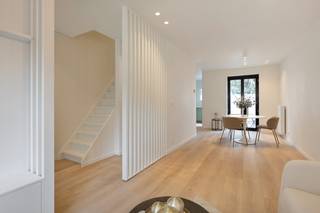 Ben je op zoek naar een instapklare woning met een uitstekende ligging en een moderne, duurzame afwerking?Deze charmante woning is in het afgelopen...