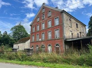 Château Lambin, gelegen in Vaux-sur-Sûre, is een historisch gebouw met een rijke geschiedenis. Het kasteel is gelegen in de provincie Luxemburg,...