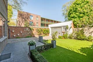 In een gegeerde wijk te Borgerhout, verscholen in een rustige straat en met het prachtige Boelaerpark letterlijk om de hoek, bevindt zich...