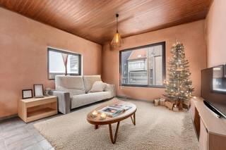 We bevinden ons in Middelkerke op een zeebries van het strand.Zowel de plaatselijke ambachten als slager, bakker, horeca,... als de grotere winkels...