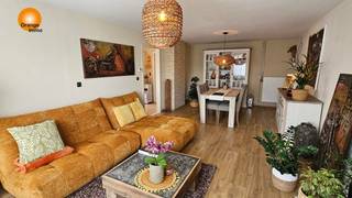 Instapklaar gerenoveerd appartement met 2 garages in het hart van Maasmechelen.Dit volledig gerenoveerd en gezellig appartement is gunstig gelegen in...