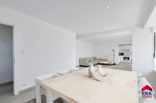 Op zoek naar een thuis met karakter én potentieel? In het idyllische Zomergem wacht deze deels gerenoveerde woning op een nieuwe eigenaar met visie...