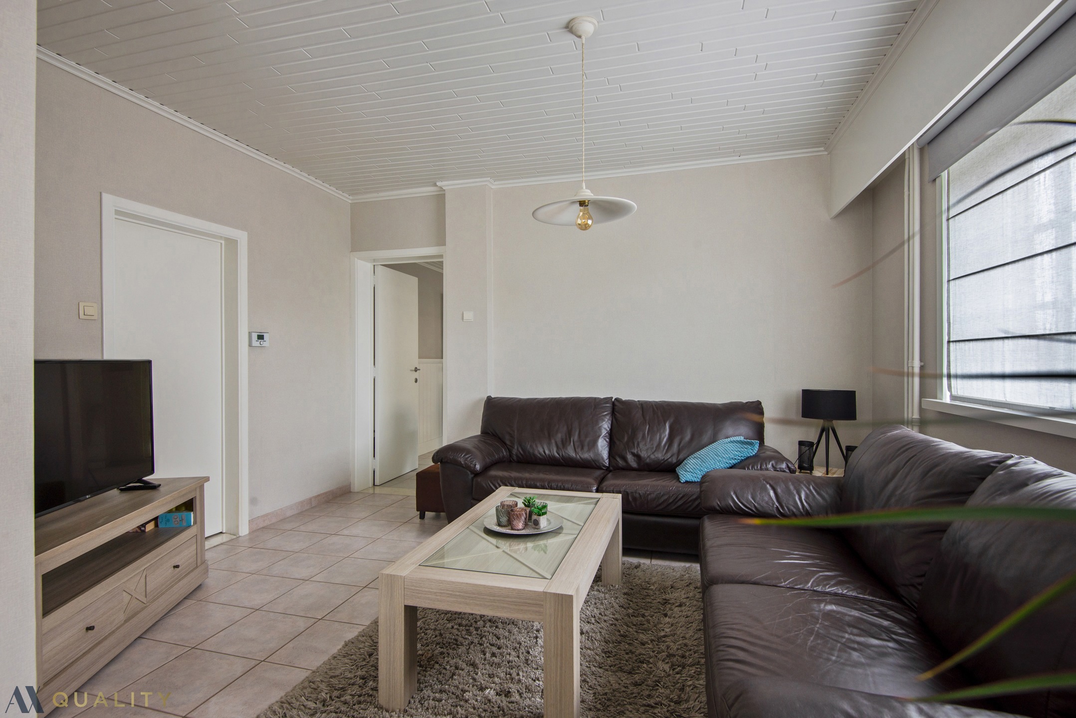 Deze instapklare ééngezinswoning met 3 slpk., ruime koer (146 m²), garage (26 m²) en diverse bergruimtes op een terrein van 301 m² - foto 4