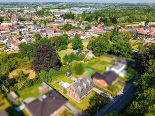 RUIME VILLA MET PANORAMISCH UITZICHT over Oudenaarde en het OMLIGGENDE GROEN. Gelegen op een HEUVEL IN HET HART VAN DE VLAAMSE ARDENNEN...