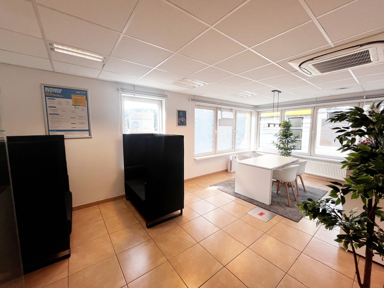 Uitzonderlijk hoekpand: modern commercieel gebouw op strategische zichtlocatie in Aalst - foto 5