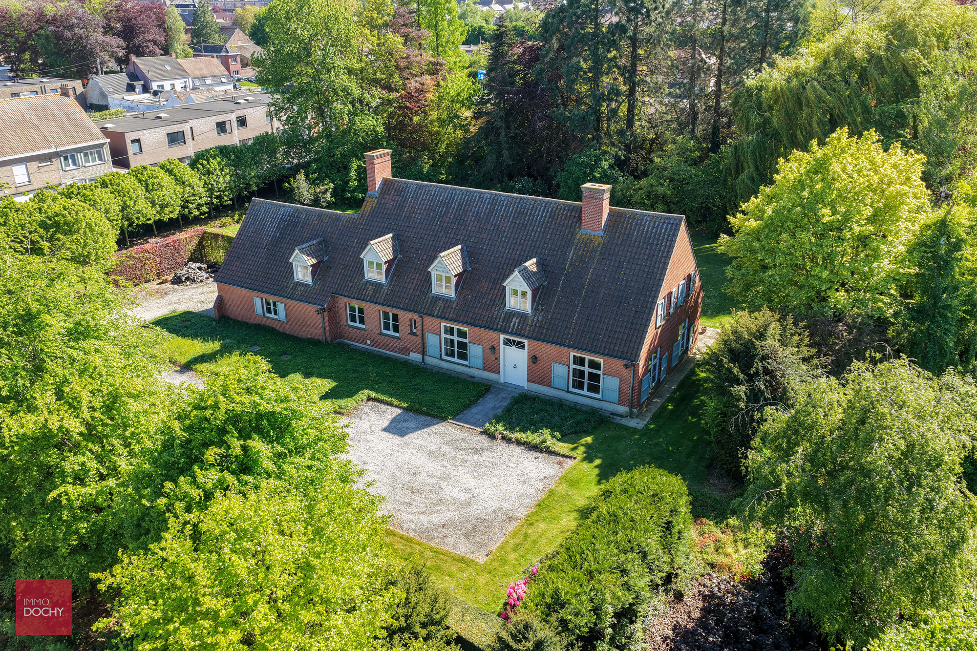Ruime te renoveren villa op ca. 2.800m² - foto 2