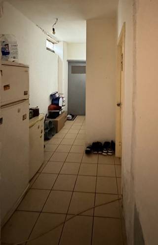 In het centrum van Zele op wandelafstand van het station en Zandbergplein, een opbrengsteigendom bestaande uit 4 woongelegenheden, alles...