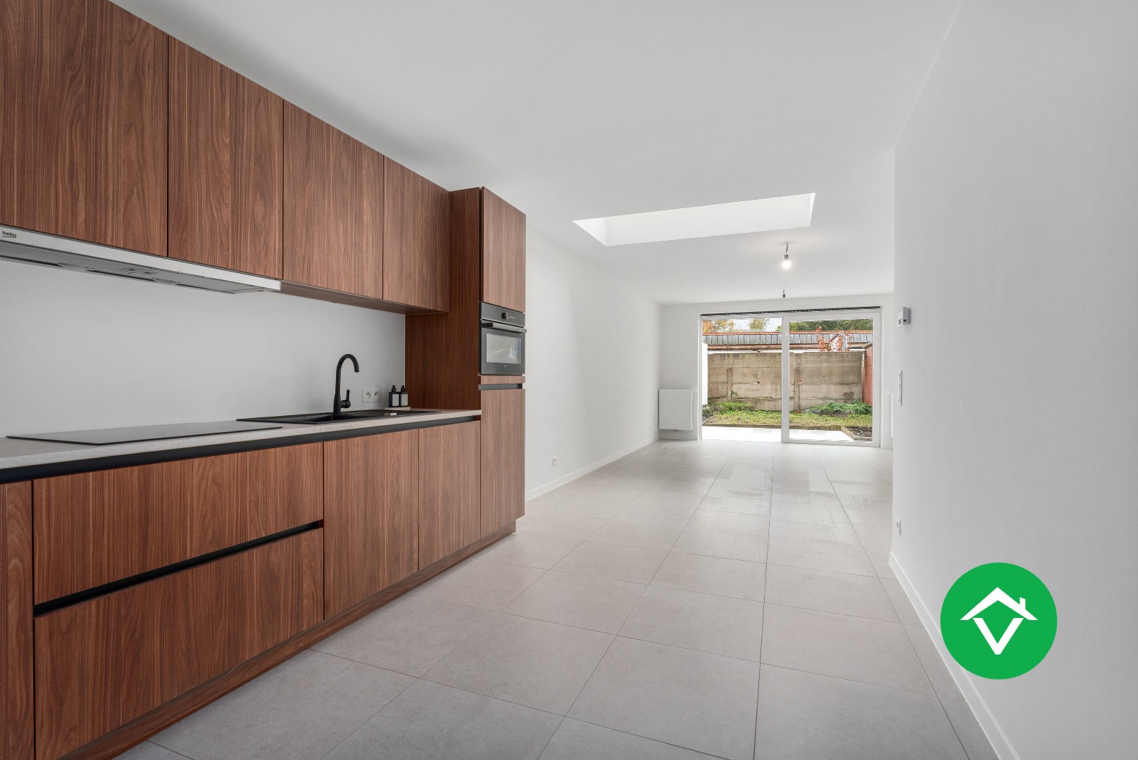 Rijwoning met 4 slaapkamers en stadstuin op centrale ligging te Roeselare - foto 4