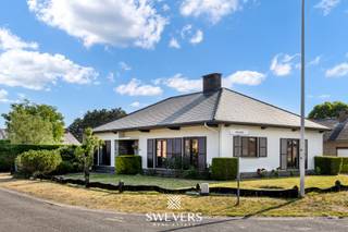 Voor meer info en foto’s, surf naar www.swevers.be – Ontdek deze vrijstaande woning met potentieel in een rustige buurt van Leopoldsburg,...