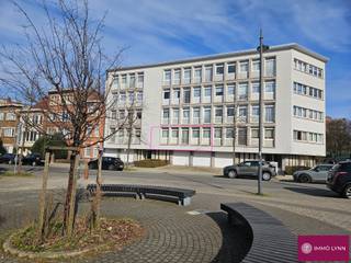 Gerenoveerd appartement met 2 kamers vlak bij NAVO hoofdkwartier! Indeling: inkomhal, woonkamer, keuken, berging, 2 slaapkamers, apart...