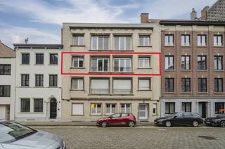 In de Hendrik Beyaertstraat 6 te Kortrijk vinden we dit charmant 3-slaapkamerappartement. Gelegen vlak bij het centrum van Kortrijk, waardoor je...